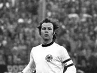 Franz Beckenbauer i Västtysklands landslagströja under VM-matchen mot Östtyskland 1974